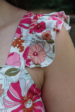 Load image into Gallery viewer, Flutter Floral Tank Top
