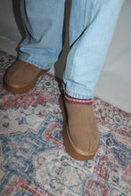 Load image into Gallery viewer, Tessa Camel Slippers