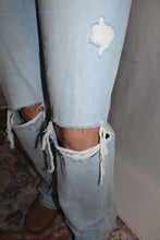 Load image into Gallery viewer, Devon Vintage High Flare Jeans