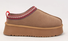Load image into Gallery viewer, Tessa Camel Slippers