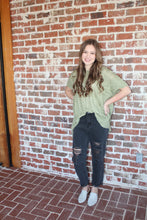 Load image into Gallery viewer, Black Ripped Straight Jean