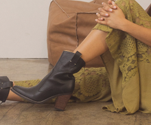 Load image into Gallery viewer, Tara Western Boots
