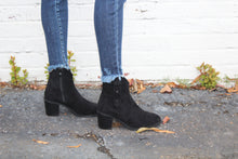 Load image into Gallery viewer, Montana Cowboy Booties
