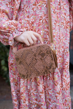 Load image into Gallery viewer, Neutral Snakeskin Beaded Purse
