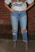 Load image into Gallery viewer, Distressed Mom Jeans
