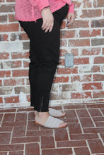 Load image into Gallery viewer, Black Skinny Jean with Zipper Detail Curvy
